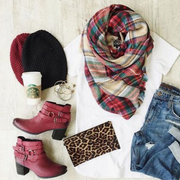 Fall Fashion Mystery Box 3-5 pieces cozy warm - Picture 4 of 8